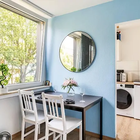 Daire - Heavenly In The Heart Of - 2 Mins Hbf Station - Big Tv & Working Space & Netflix -