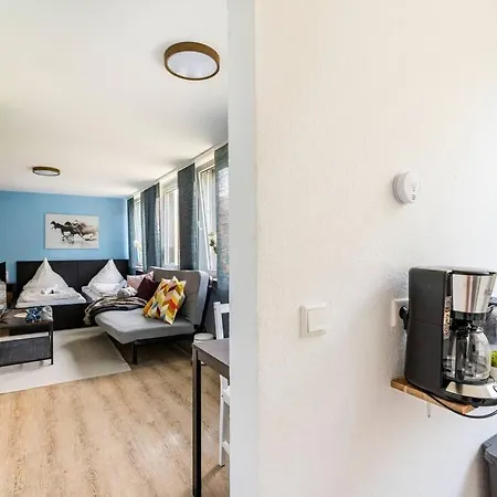 Daire - Heavenly In The Heart Of - 2 Mins Hbf Station - Big Tv & Working Space & Netflix - *