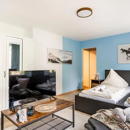 Апартаменты - Heavenly In The Heart Of - 2 Mins Hbf Station - Big Tv & Working Space & Netflix - Дуйсбург