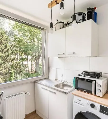 アパート - Heavenly In The Heart Of - 2 Mins Hbf Station - Big Tv & Working Space & Netflix -