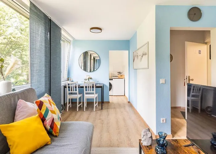 アパート - Heavenly In The Heart Of - 2 Mins Hbf Station - Big Tv & Working Space & Netflix - *